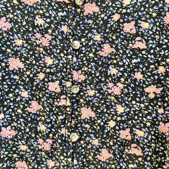 Very cute floral cropped top - Picture 2 of 4